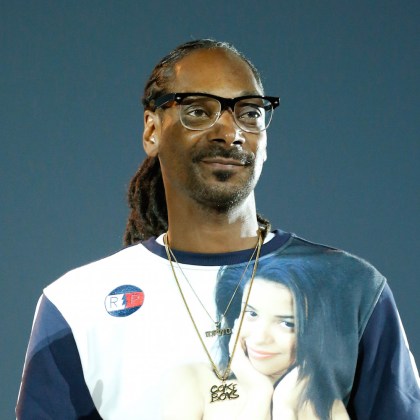 Petition Requests Snoop Dogg To Narrate “Planet Earth”