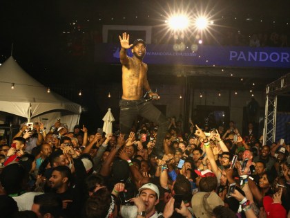 Tory Lanez Incites Riot & Cops Shut Down Texas Concert