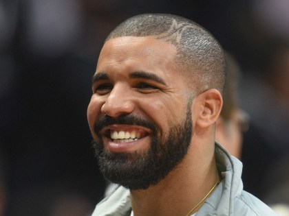 Drake Promotes “Views From The 6” In London