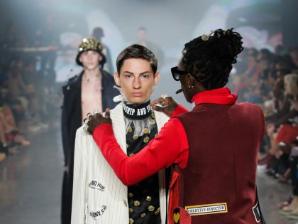 Young Thug Flexes Fashion Muscle & Adjusts Model’s Outfit Mid-Runway