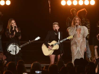 CMA Awards Deny Removing Beyoncé Social Media Posts Because Of Racist Comments