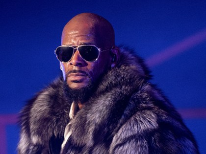 R. Kelly Allegedly Beat Up Ex For Looking At Another Man