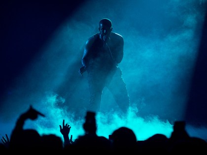 Drake Wore A Kanye West Mask During The Boy Meets World Tour