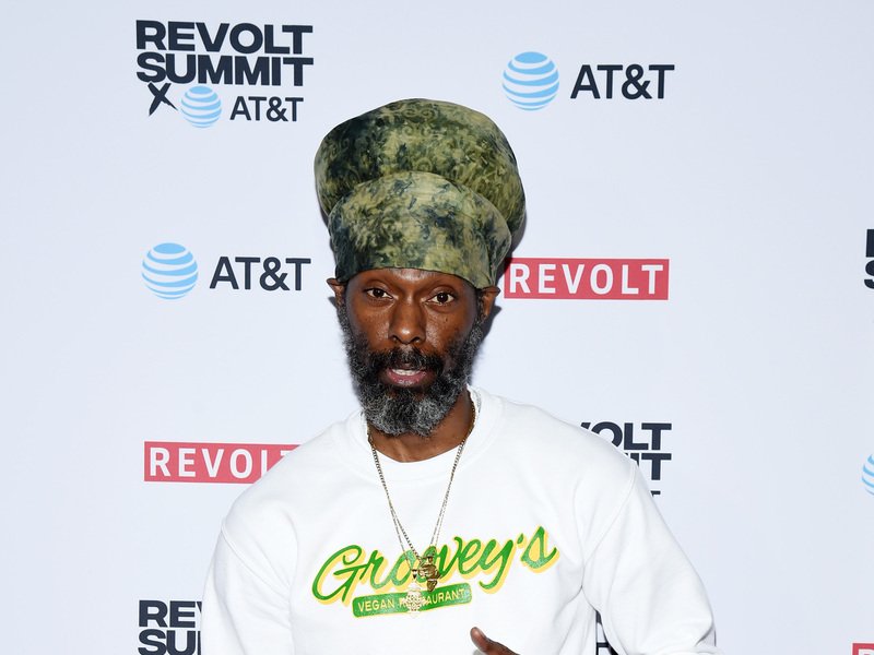 “The Fashion King” Groovey Lew Talks Bad Boy Records History & Bond With Nipsey Hussle