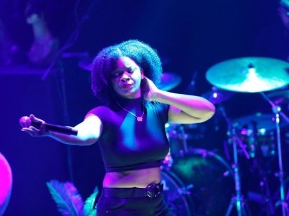 Ari Lennox Tearfully Addresses Troll Who Called Her & Teyana Taylor ‘Rottweilers’