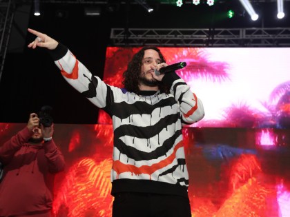 Russ Drops Deluxe Edition Of ‘SHAKE THE SNOW GLOBE’ Album Stream