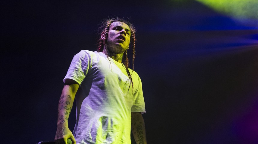 6ix9ine Fires Back At Fat Joe For Suggesting He’s A Fake Gangster: ‘He’s Jealous’