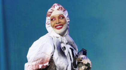 Erykah Badu Delivers Teyana Taylor & Iman Shumpert’s Newborn Baby On Their Bathroom Floor