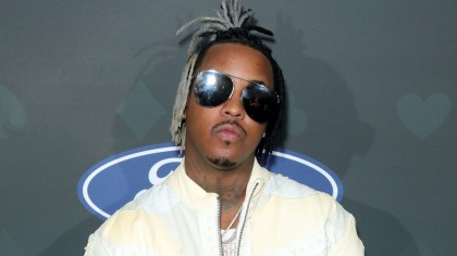 Jeremih Triumphantly Throws 1st Chicago White Sox Pitch After Beating COVID-19 Deathbed