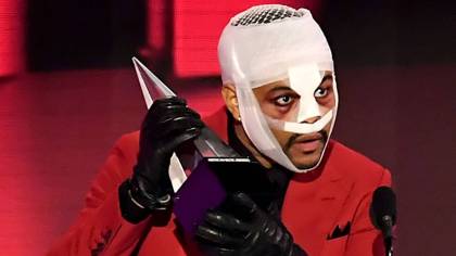 Here’s Why The Weeknd Looked Like He’d Just Been Jumped At The 2020 AMAs