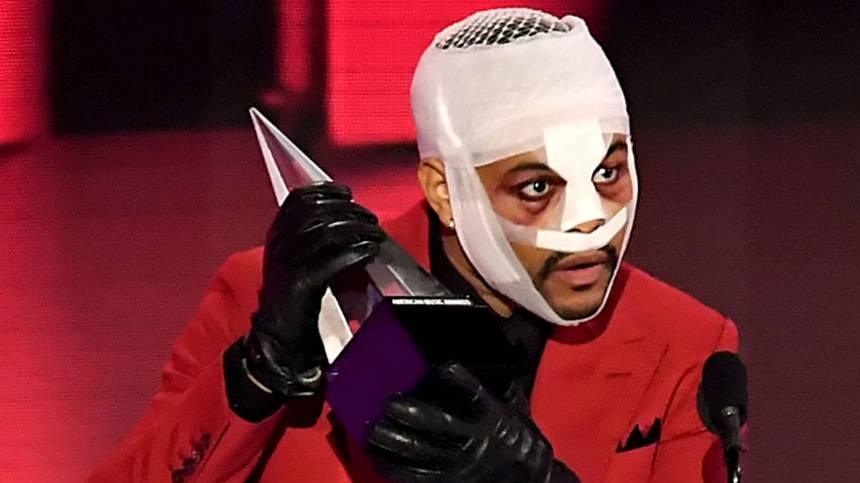 Here’s Why The Weeknd Looked Like He’d Just Been Jumped At The 2020 AMAs