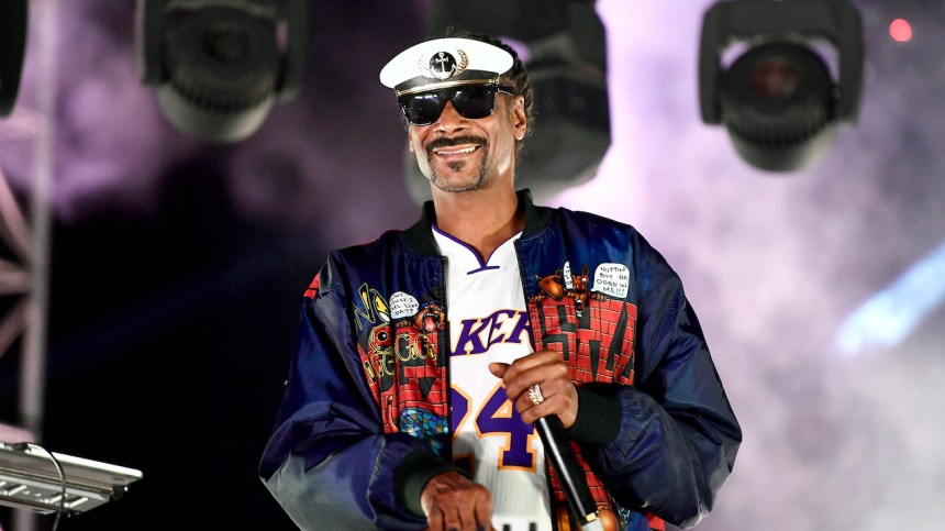 Snoop Dogg & TIDAL Teaming Up With Facebook’s Oculus For Virtual DJ Event