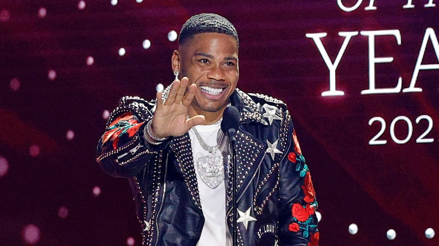 Nelly Dragged By St. Lunatics Rapper Ali After He Flubs ‘CMT Artists Of The Year’ Speech