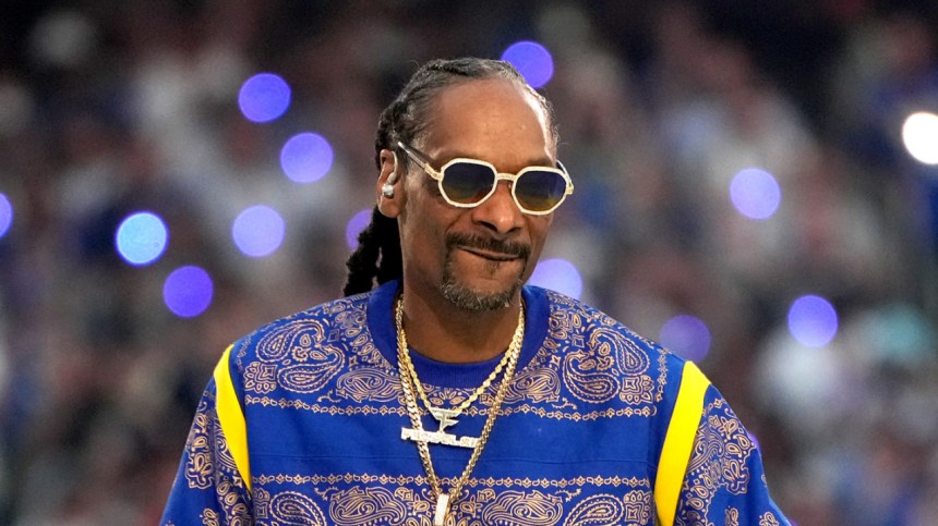 Snoop Dogg Says Death Row Will Be An NFT Label: ‘I Want To Be The 1st Major In The Metaverse’