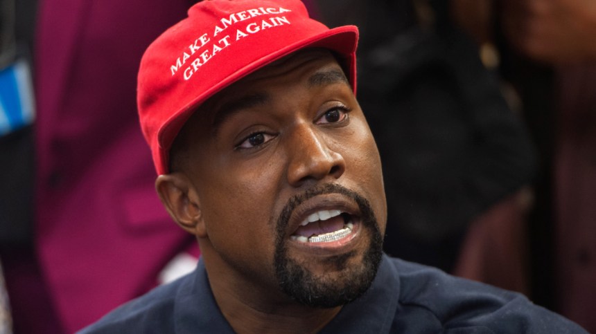 Kanye West in Make America Great Again cap