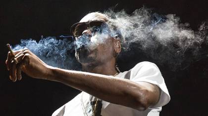 Snoop Dogg’s Private Blunt Roller Reveals How She Landed The $50K-A-Year Job