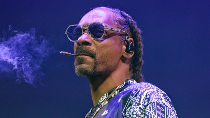 Snoop Dogg Under Fire For Smoking Weed Around His Grandchildren