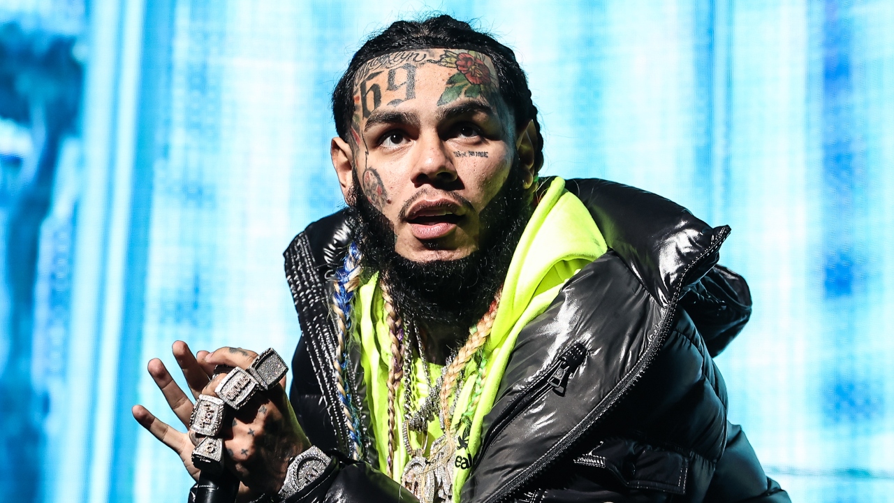 6ix9ine Trashes The Music Industry Following Triumphant