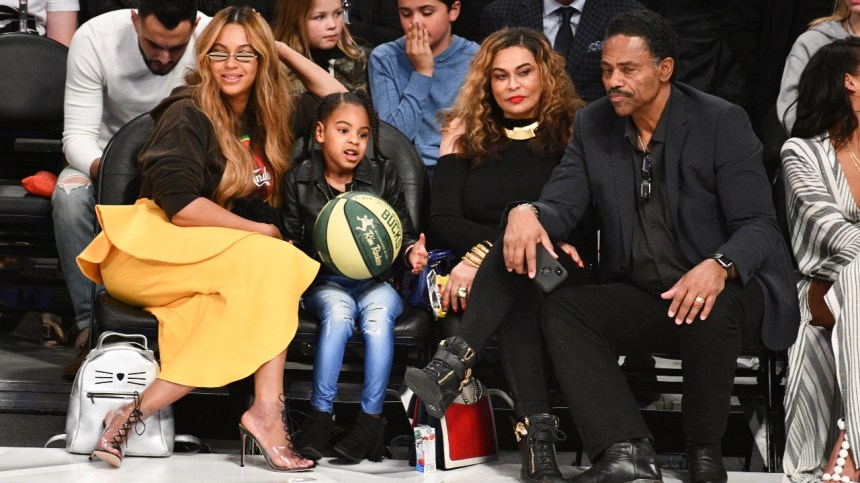 Beyoncé’s Mother Tina Knowles Reaches Divorce Settlement With Richard Lawson 