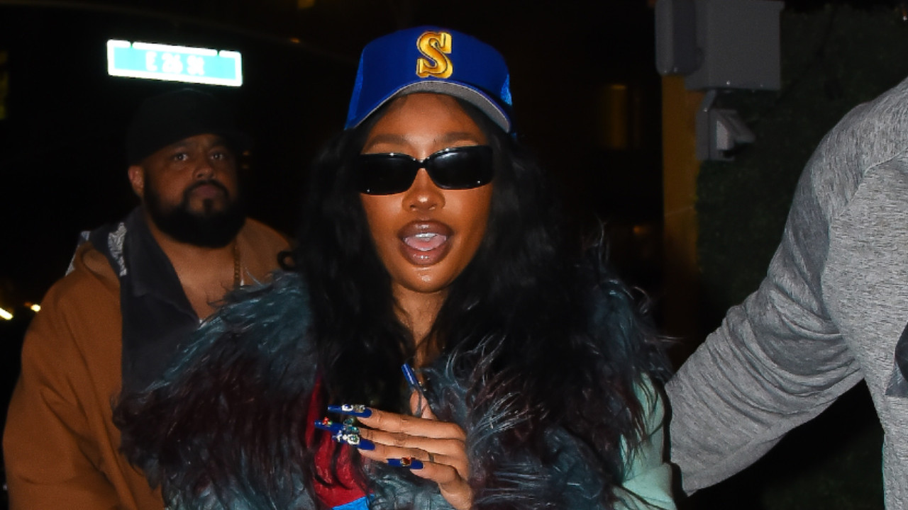 SZA Makes Desperate Plea To Find Her Soulmate 'Choke Me In Love Please