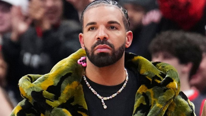 Drake Disses T-Pain Over Retirement Comments