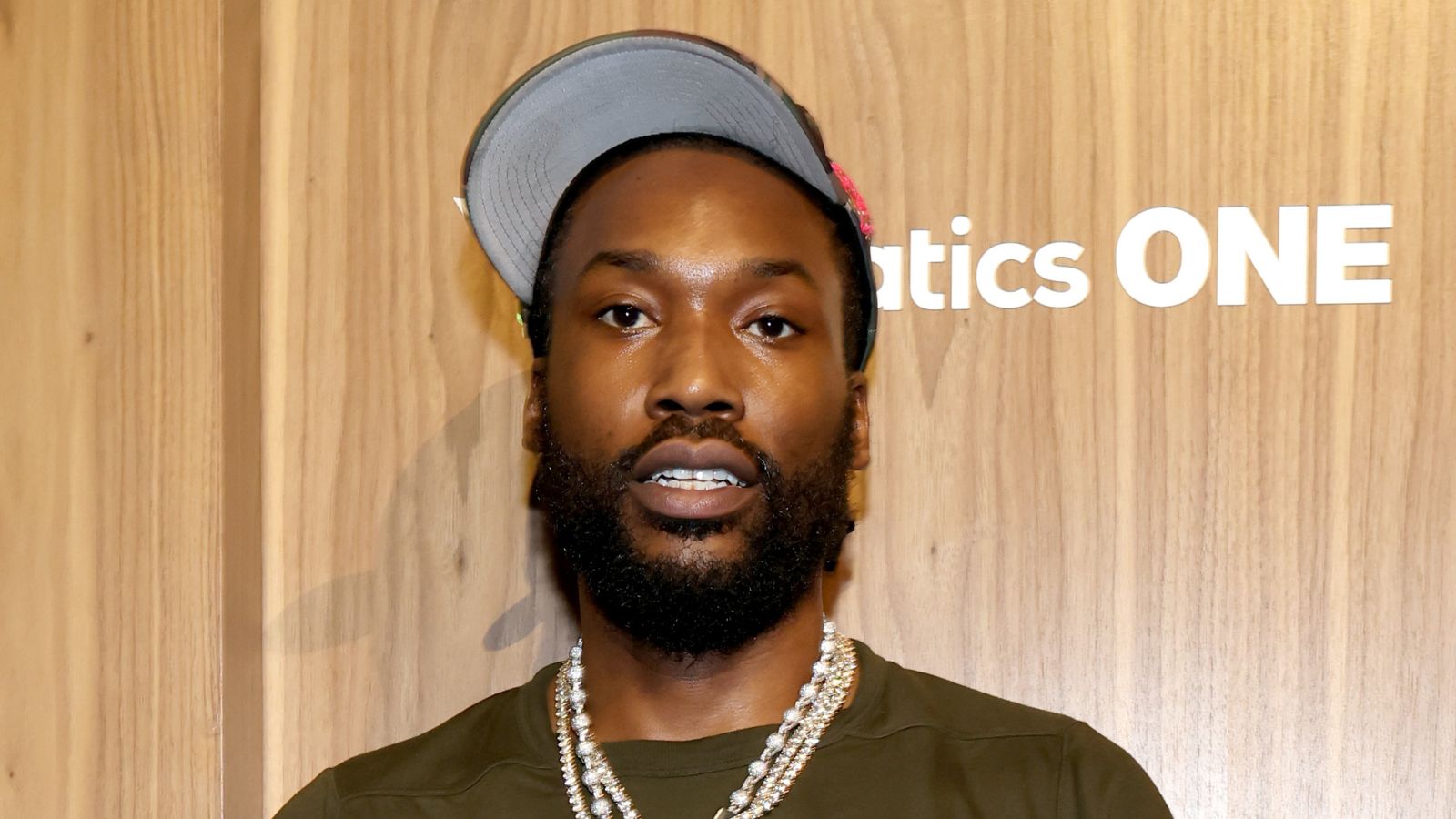 Meek Mill Teases Dropping A ‘Heavy Load’