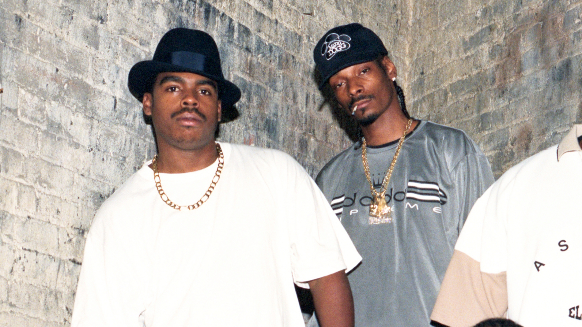 Snoop Dogg Threatens To ‘F*ck’ Daz Dillinger Up Over Death Row Claims Snoop Dogg Threatens To ‘F*ck’ Daz Dillinger Up Over Death Row Claims