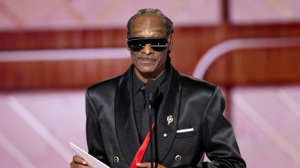 Snoop Dogg Hilariously Admits He's "High As A Muthaf*cka" While Presenting Golden Globe