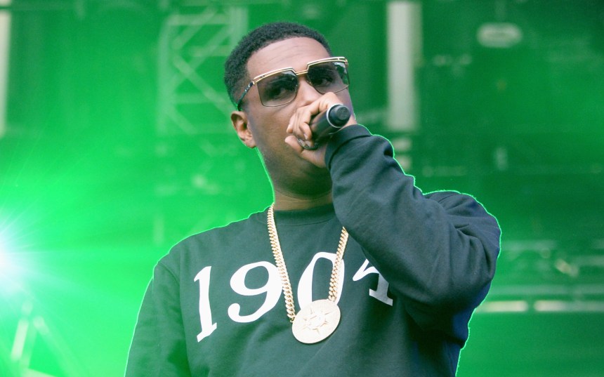 Jay Electronica Jumps Into Crowd & Confronts Fans For Booing Him At L.A. Show: "They P*ssy!"